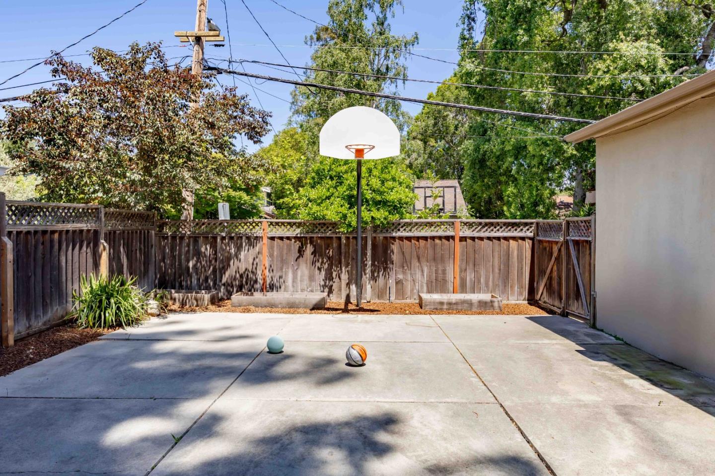 Detail Gallery Image 24 of 24 For 128 Cornell Rd, Menlo Park,  CA 94025 - 3 Beds | 2/1 Baths