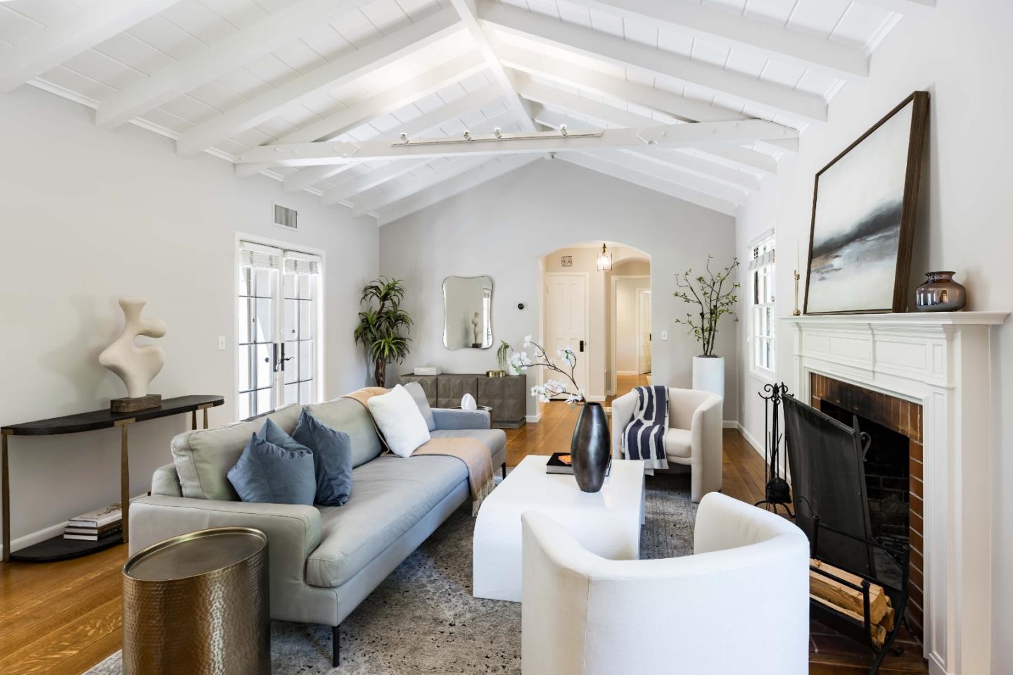 Detail Gallery Image 3 of 24 For 128 Cornell Rd, Menlo Park,  CA 94025 - 3 Beds | 2/1 Baths