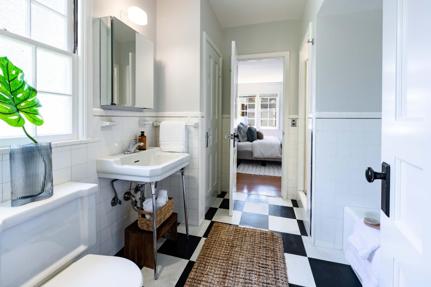 Detail Gallery Image 7 of 24 For 128 Cornell Rd, Menlo Park,  CA 94025 - 3 Beds | 2/1 Baths