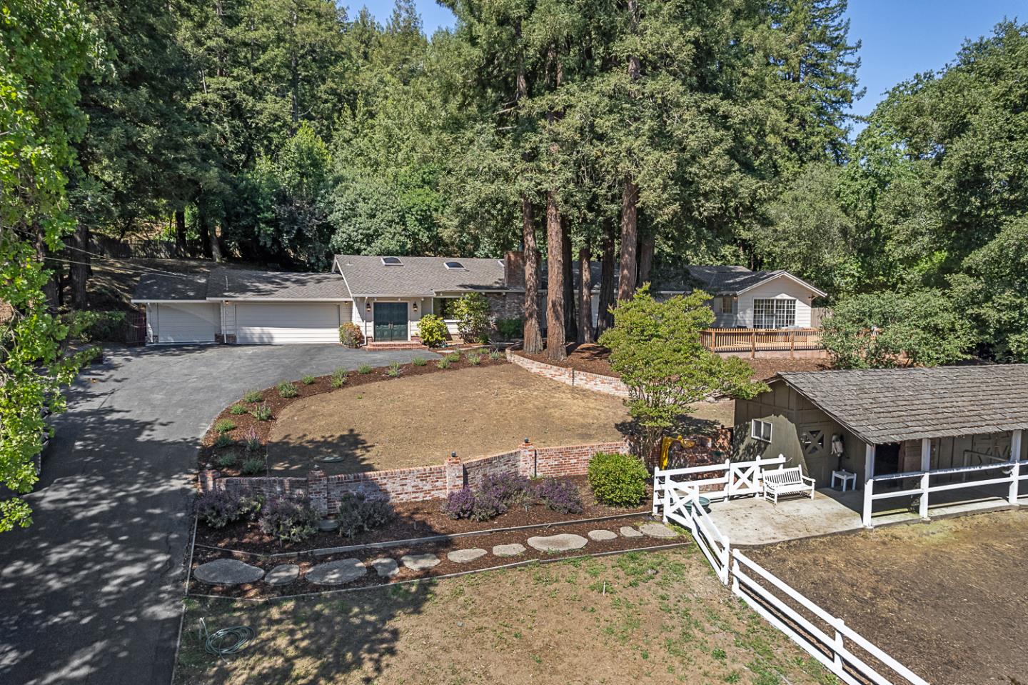 Detail Gallery Image 2 of 41 For 3570 Tripp Rd, Woodside,  CA 94062 - 4 Beds | 3 Baths