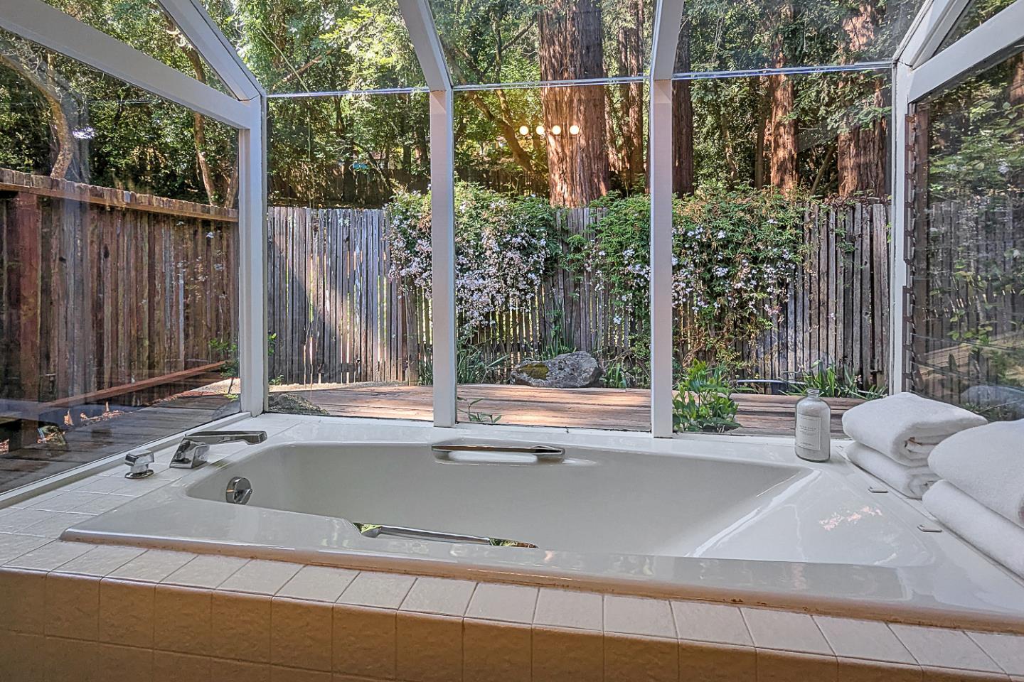 Detail Gallery Image 21 of 41 For 3570 Tripp Rd, Woodside,  CA 94062 - 4 Beds | 3 Baths