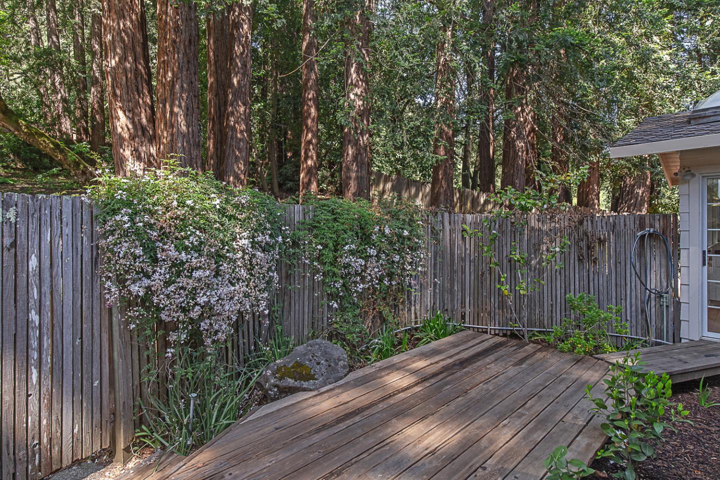 Detail Gallery Image 23 of 41 For 3570 Tripp Rd, Woodside,  CA 94062 - 4 Beds | 3 Baths