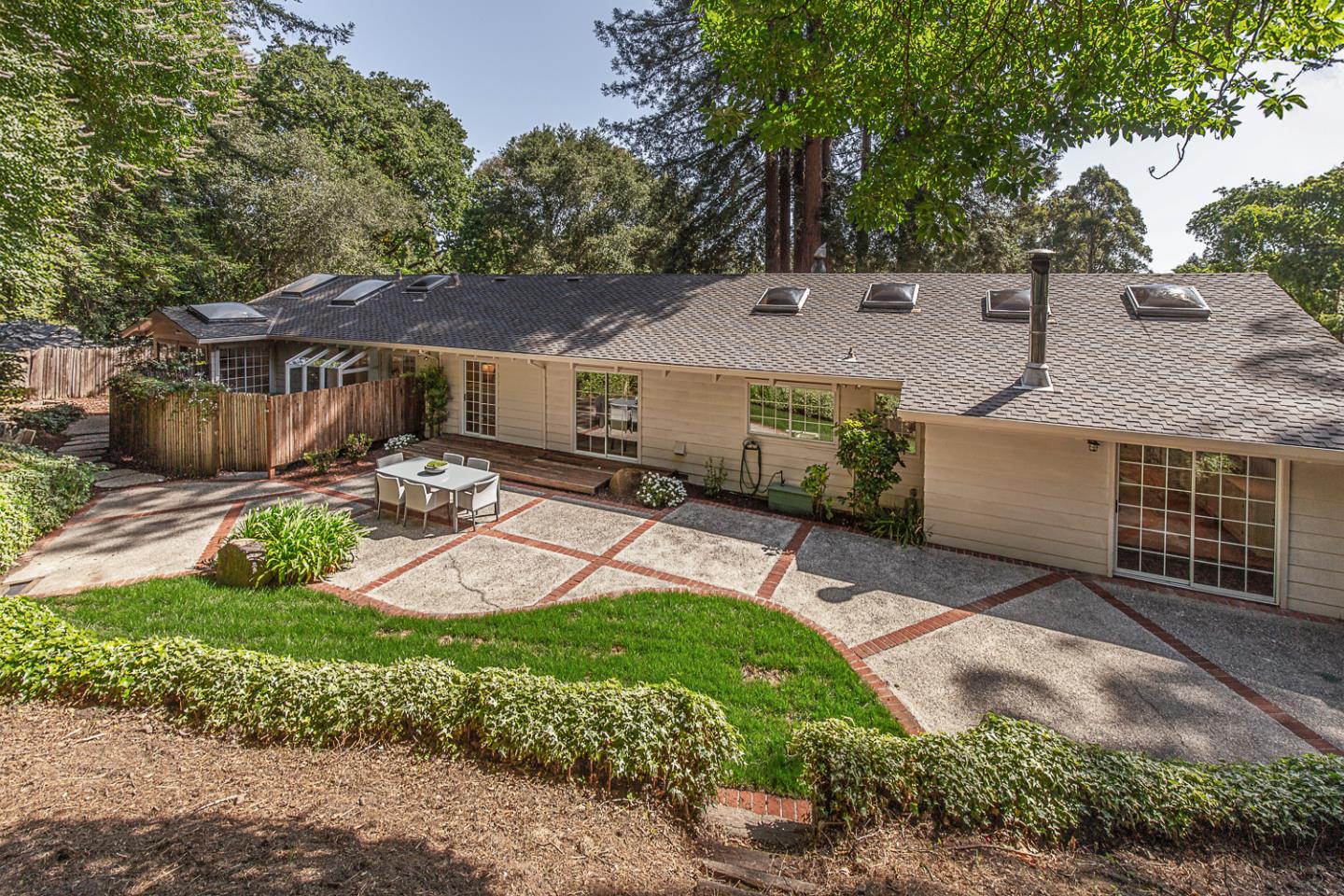 Detail Gallery Image 29 of 41 For 3570 Tripp Rd, Woodside,  CA 94062 - 4 Beds | 3 Baths