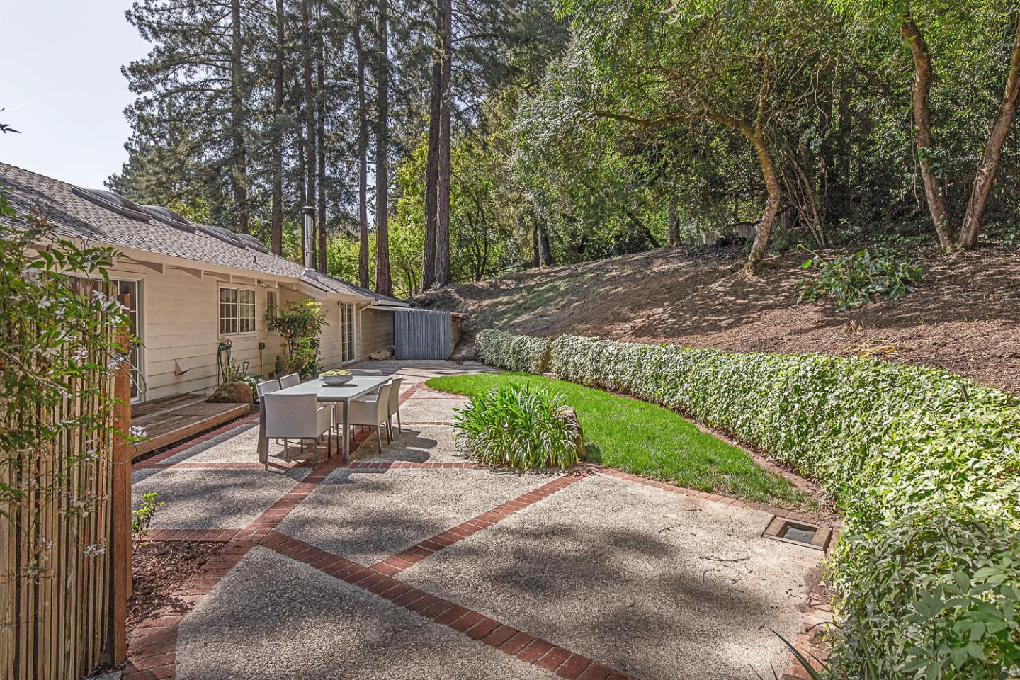 Detail Gallery Image 32 of 41 For 3570 Tripp Rd, Woodside,  CA 94062 - 4 Beds | 3 Baths