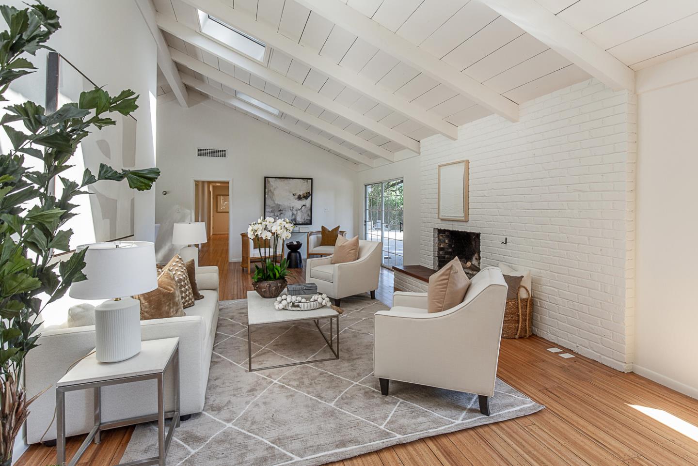 Detail Gallery Image 7 of 41 For 3570 Tripp Rd, Woodside,  CA 94062 - 4 Beds | 3 Baths
