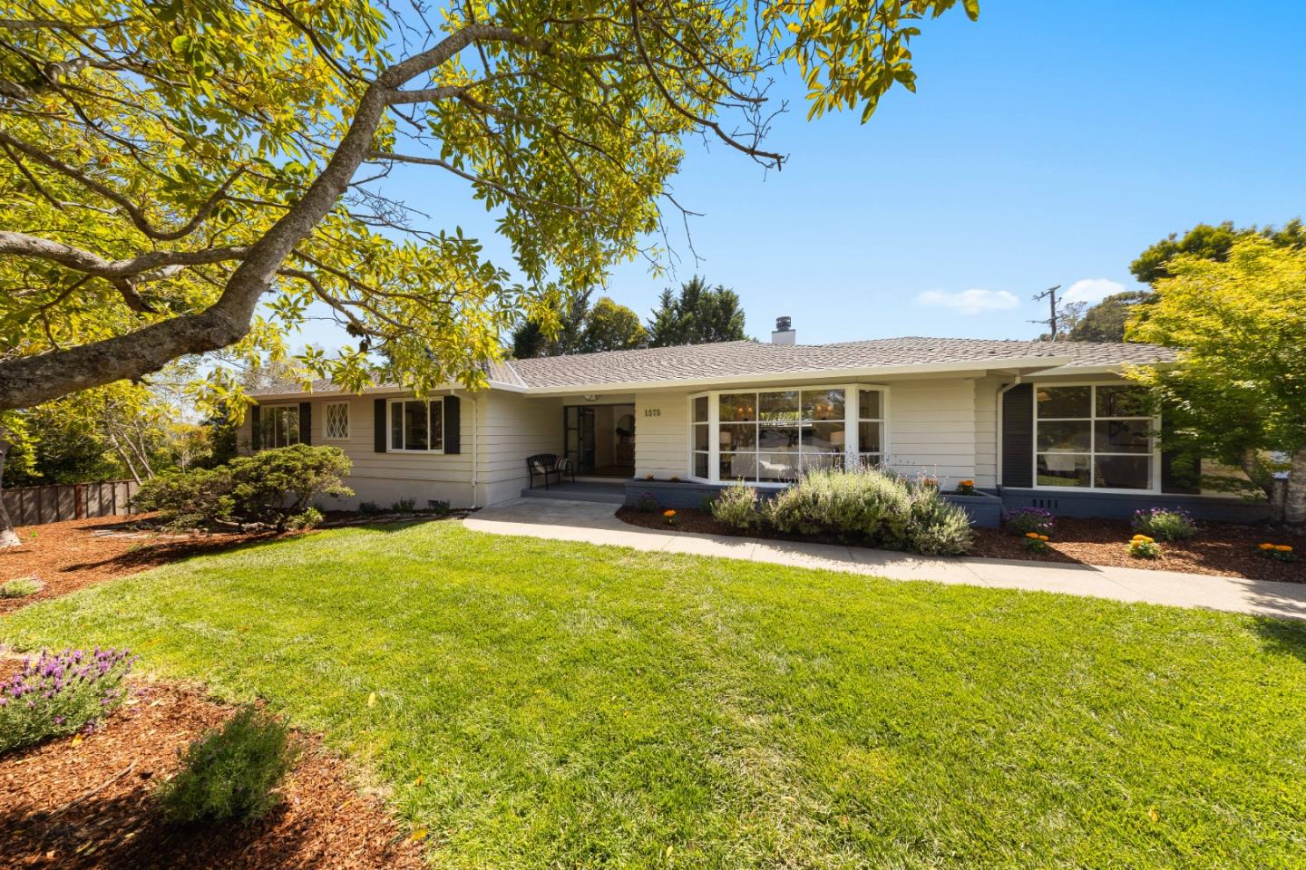 Detail Gallery Image 2 of 58 For 1575 Kingswood Dr, Hillsborough,  CA 94010 - 5 Beds | 3 Baths