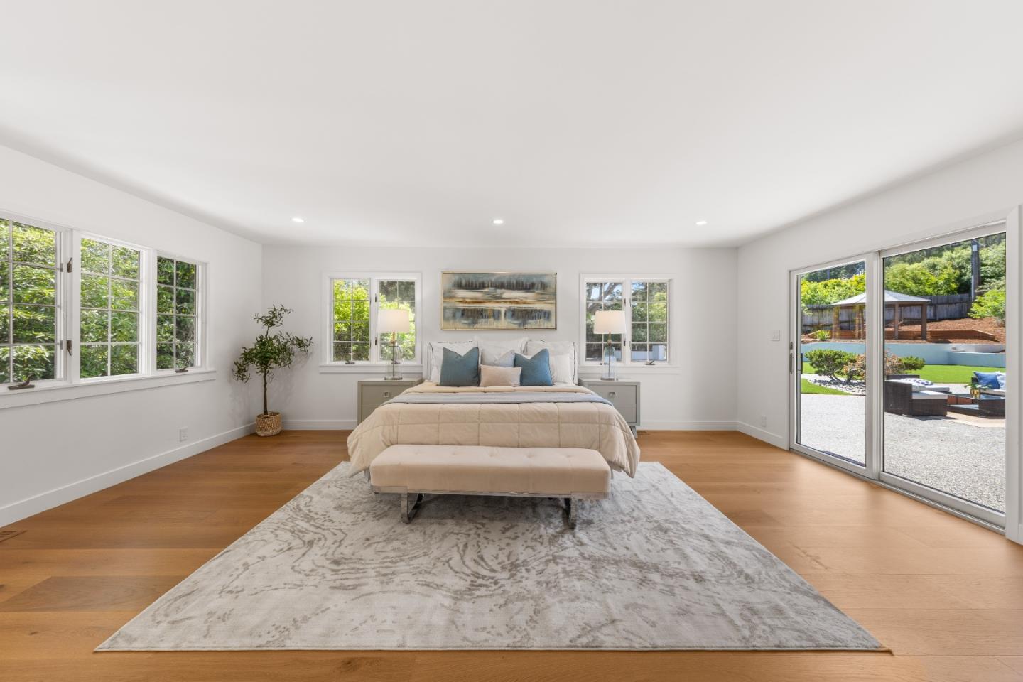 Detail Gallery Image 20 of 58 For 1575 Kingswood Dr, Hillsborough,  CA 94010 - 5 Beds | 3 Baths