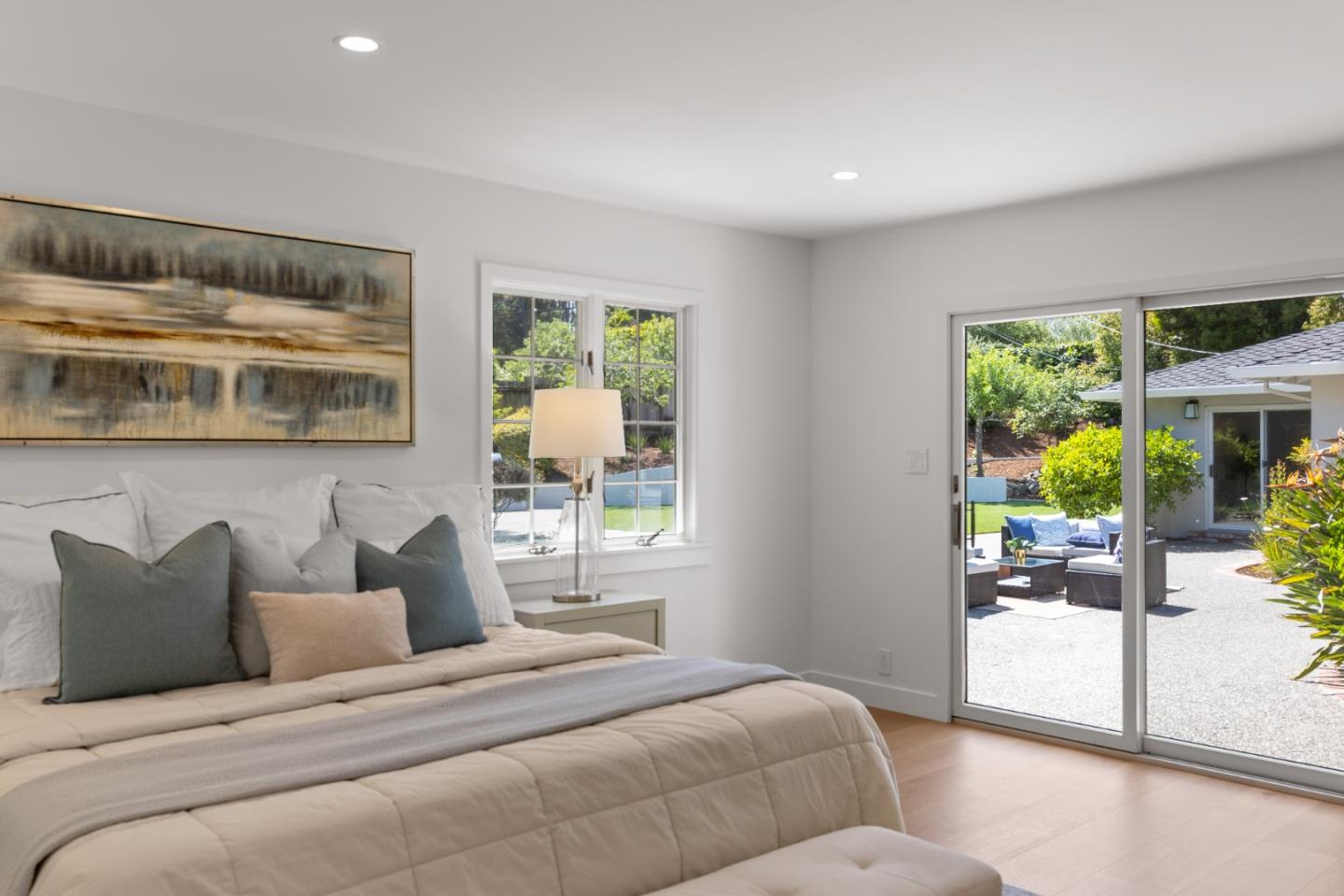Detail Gallery Image 22 of 58 For 1575 Kingswood Dr, Hillsborough,  CA 94010 - 5 Beds | 3 Baths
