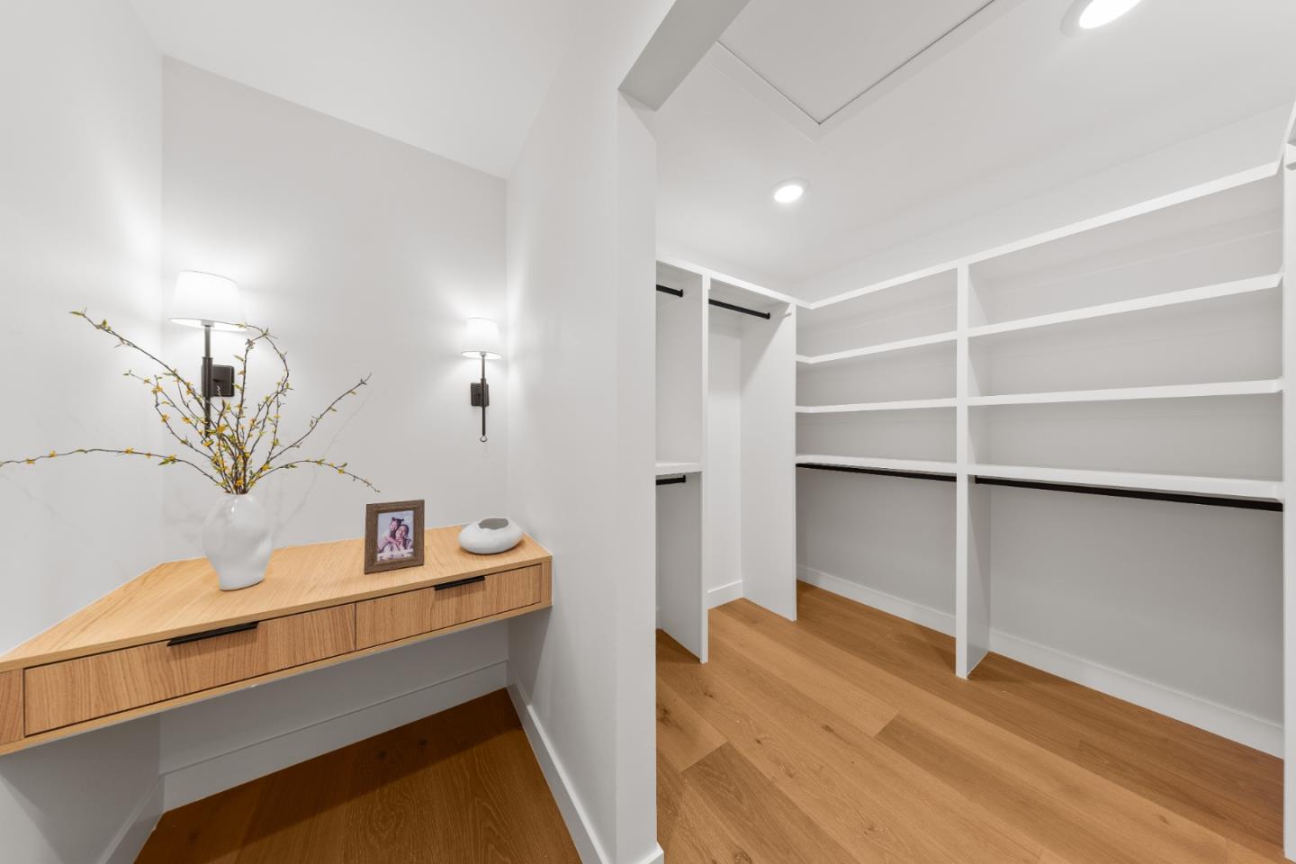 Detail Gallery Image 26 of 58 For 1575 Kingswood Dr, Hillsborough,  CA 94010 - 5 Beds | 3 Baths