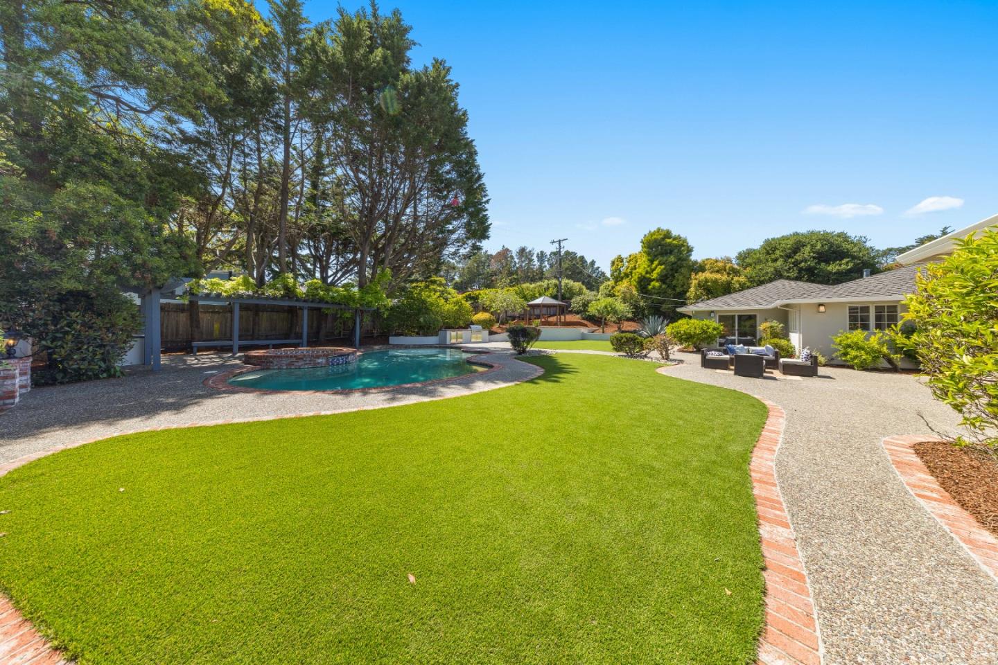 Detail Gallery Image 50 of 58 For 1575 Kingswood Dr, Hillsborough,  CA 94010 - 5 Beds | 3 Baths