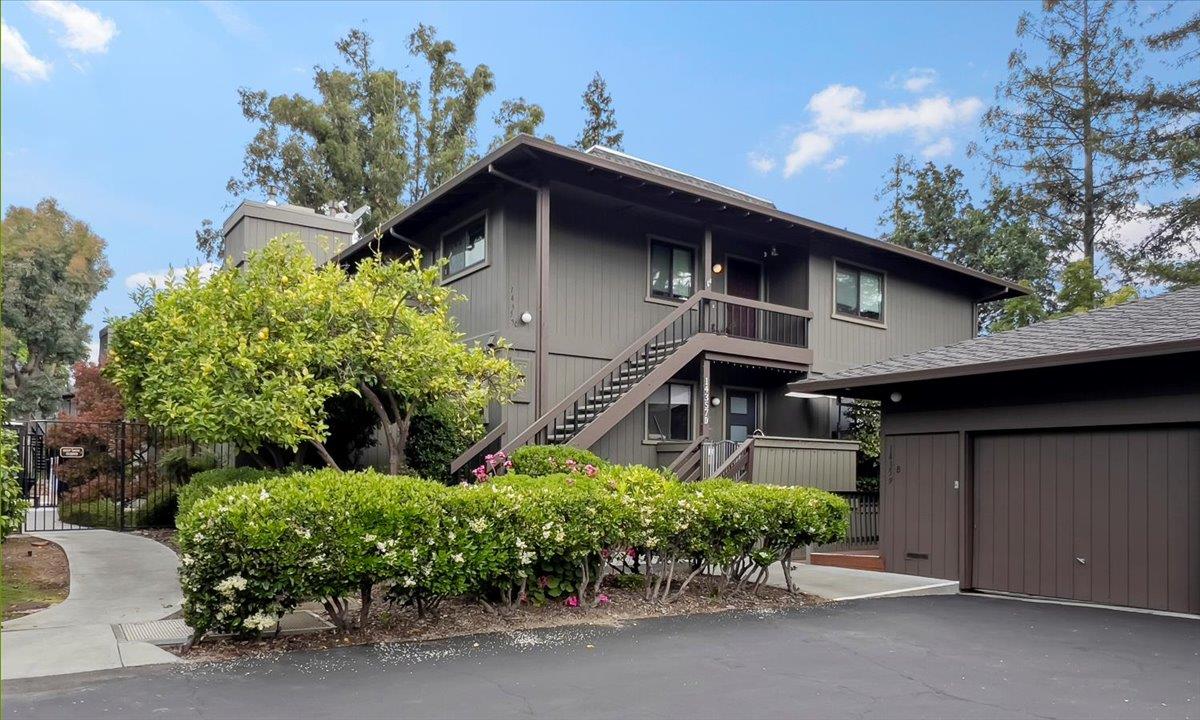 Detail Gallery Image 16 of 30 For 14357 Saratoga Ave #B,  Saratoga,  CA 95070 - 3 Beds | 2 Baths