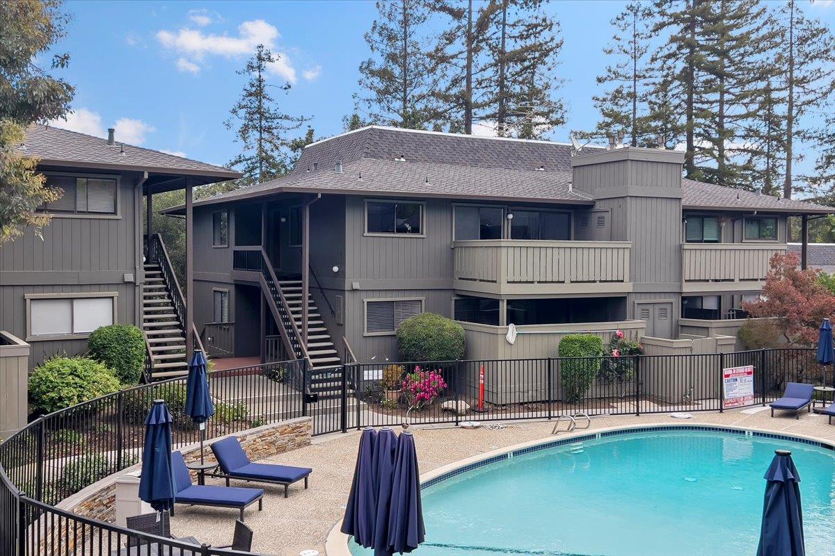 Detail Gallery Image 17 of 30 For 14357 Saratoga Ave #B,  Saratoga,  CA 95070 - 3 Beds | 2 Baths