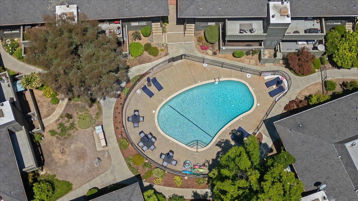 Detail Gallery Image 18 of 30 For 14357 Saratoga Ave #B,  Saratoga,  CA 95070 - 3 Beds | 2 Baths