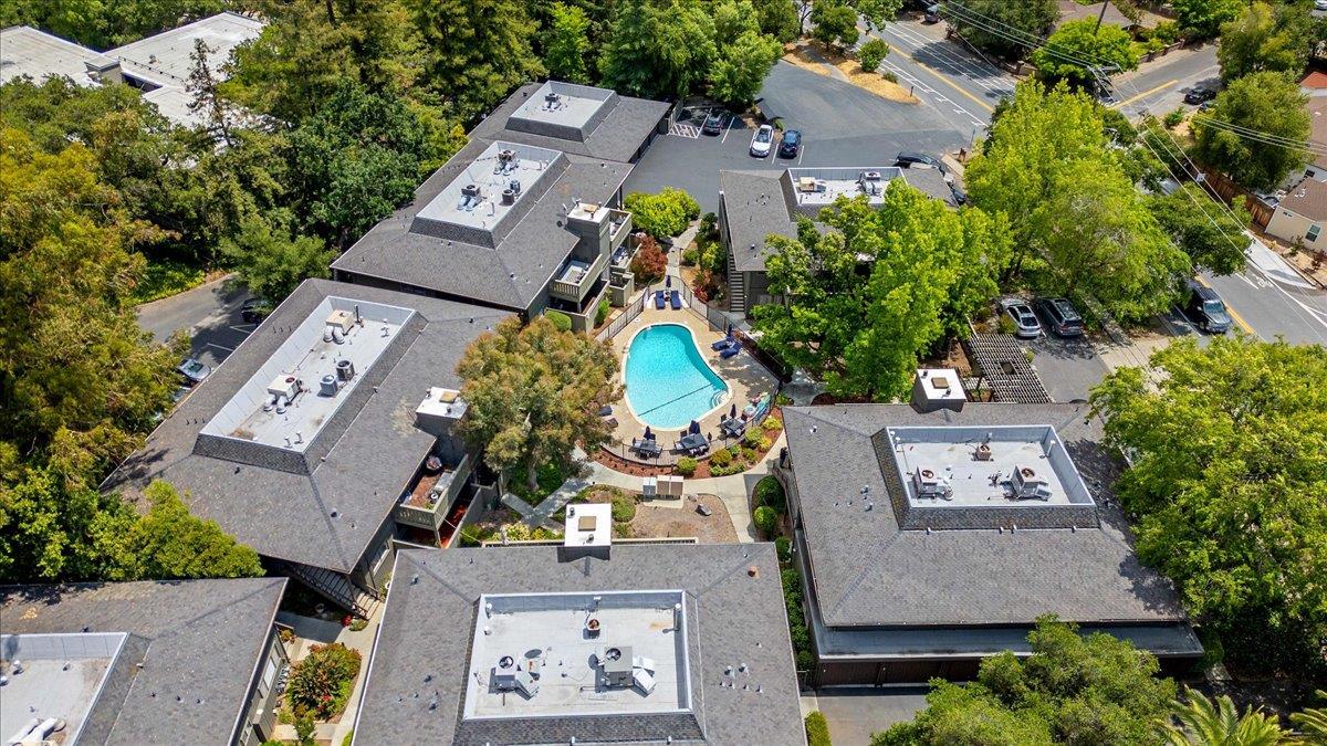 Detail Gallery Image 23 of 30 For 14357 Saratoga Ave #B,  Saratoga,  CA 95070 - 3 Beds | 2 Baths