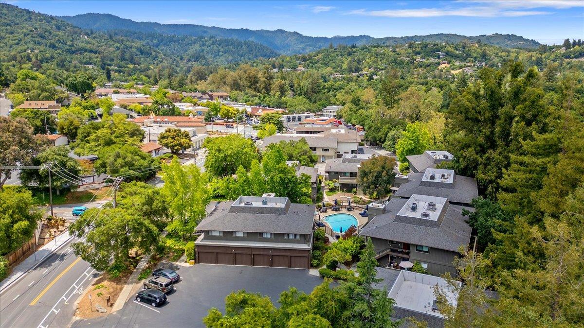 Detail Gallery Image 27 of 30 For 14357 Saratoga Ave #B,  Saratoga,  CA 95070 - 3 Beds | 2 Baths