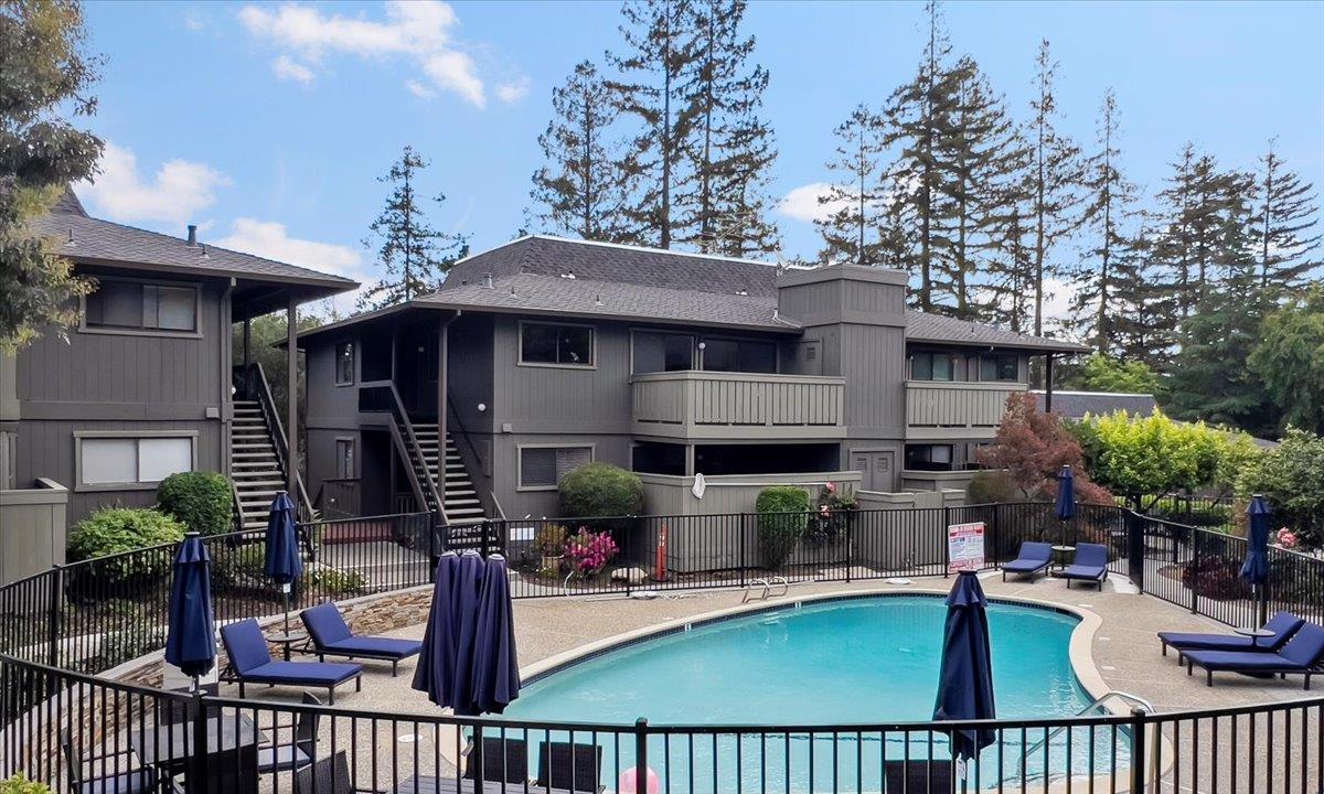 Detail Gallery Image 28 of 30 For 14357 Saratoga Ave #B,  Saratoga,  CA 95070 - 3 Beds | 2 Baths