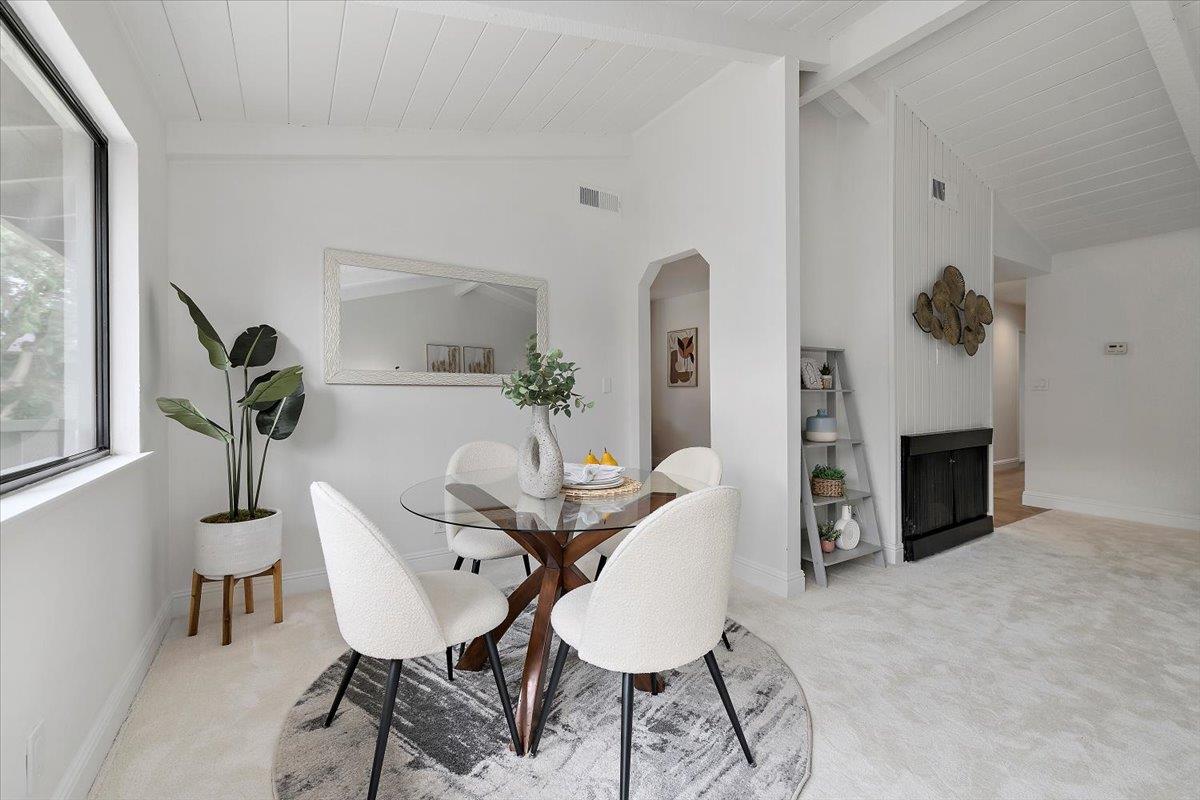 Detail Gallery Image 4 of 30 For 14357 Saratoga Ave #B,  Saratoga,  CA 95070 - 3 Beds | 2 Baths