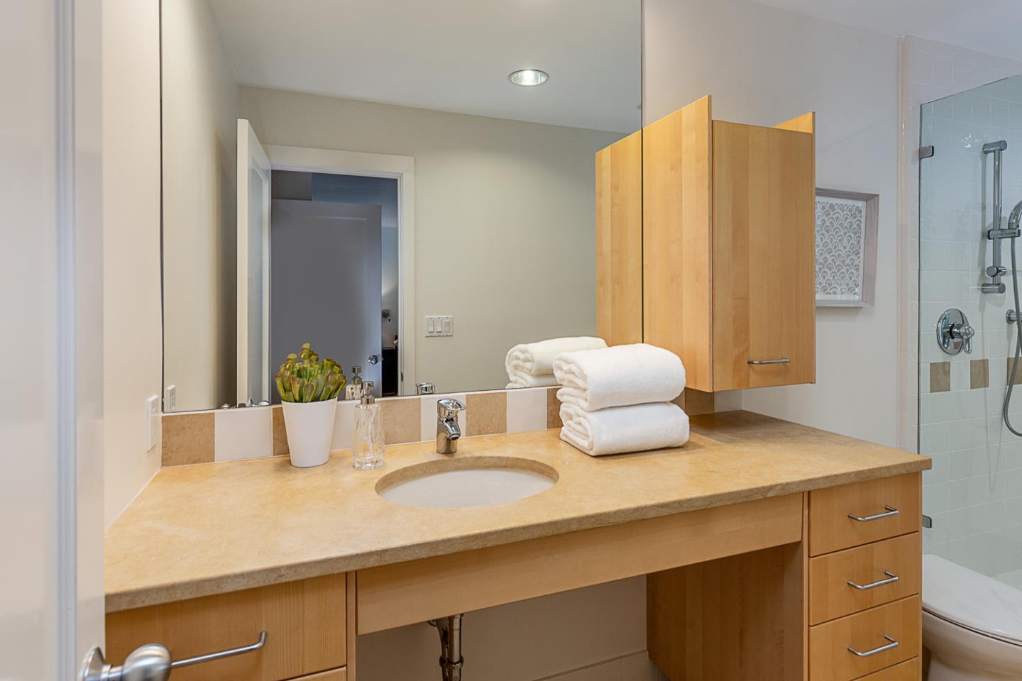 Detail Gallery Image 10 of 36 For 35 Neuman Ln, Woodside,  CA 94062 - 4 Beds | 4 Baths
