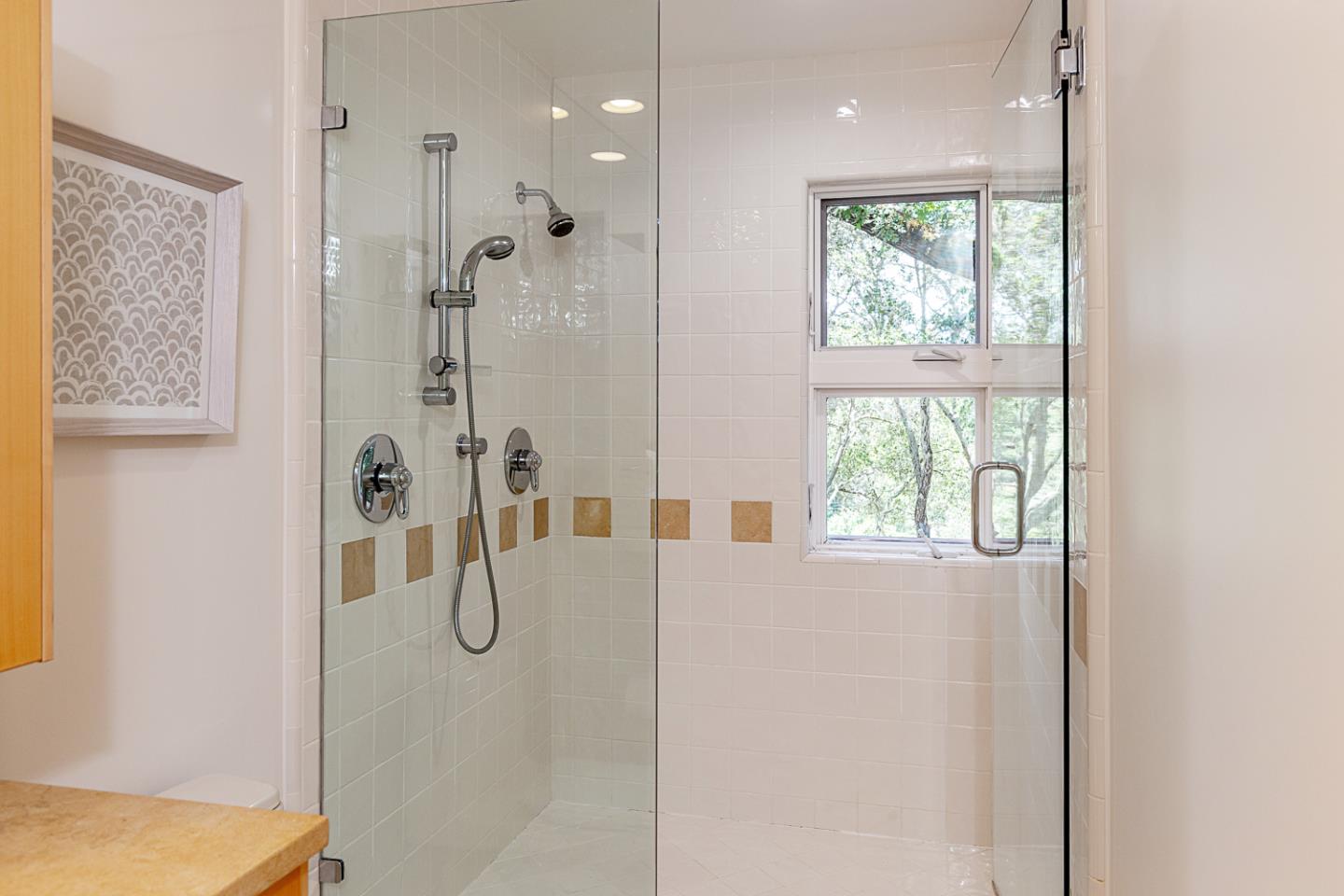 Detail Gallery Image 11 of 36 For 35 Neuman Ln, Woodside,  CA 94062 - 4 Beds | 4 Baths