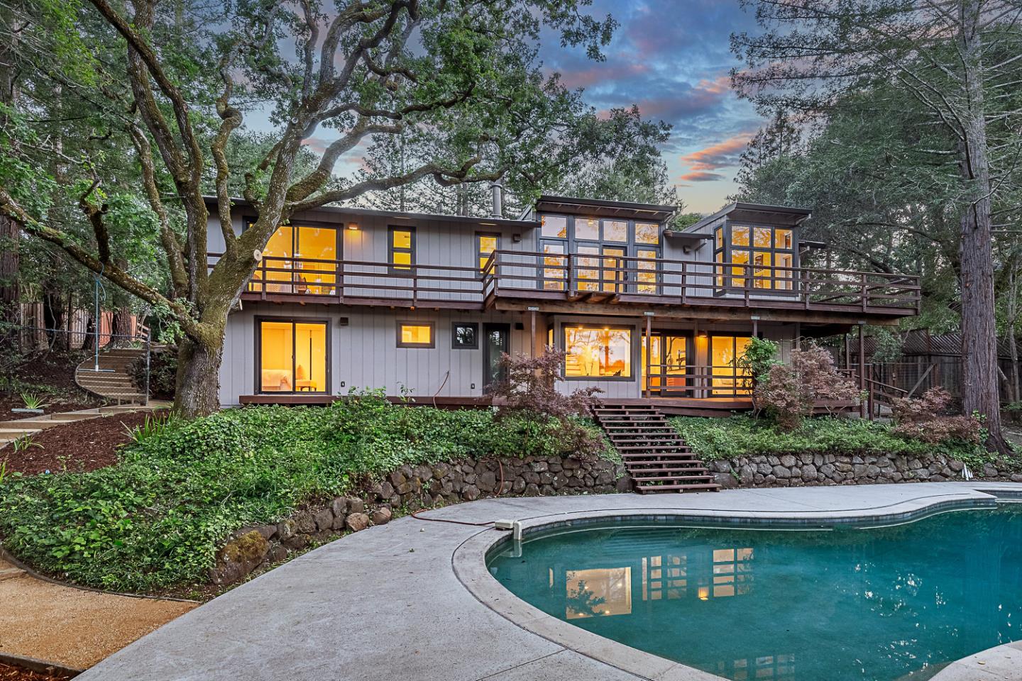 Detail Gallery Image 23 of 36 For 35 Neuman Ln, Woodside,  CA 94062 - 4 Beds | 4 Baths