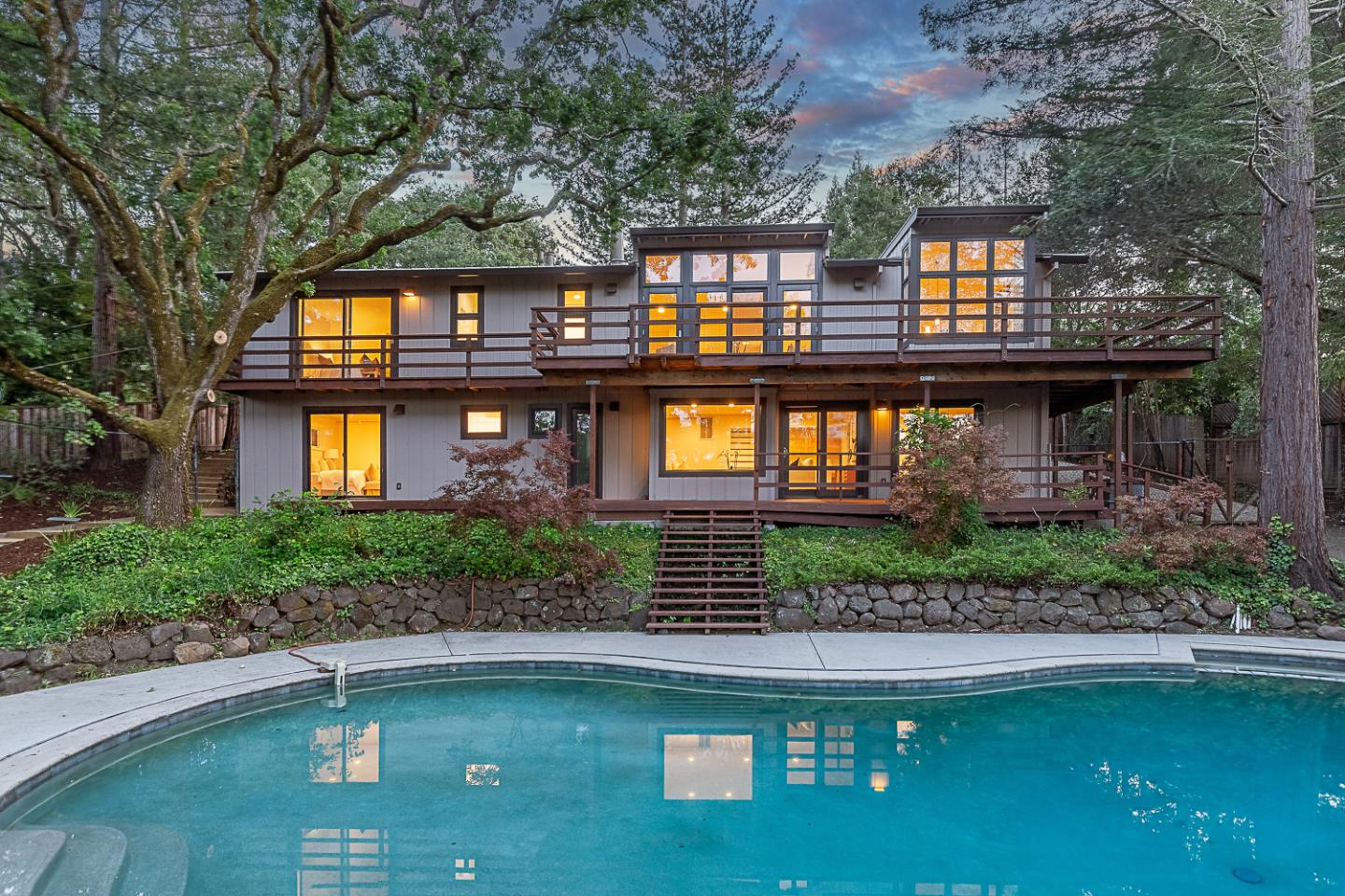 Detail Gallery Image 24 of 36 For 35 Neuman Ln, Woodside,  CA 94062 - 4 Beds | 4 Baths