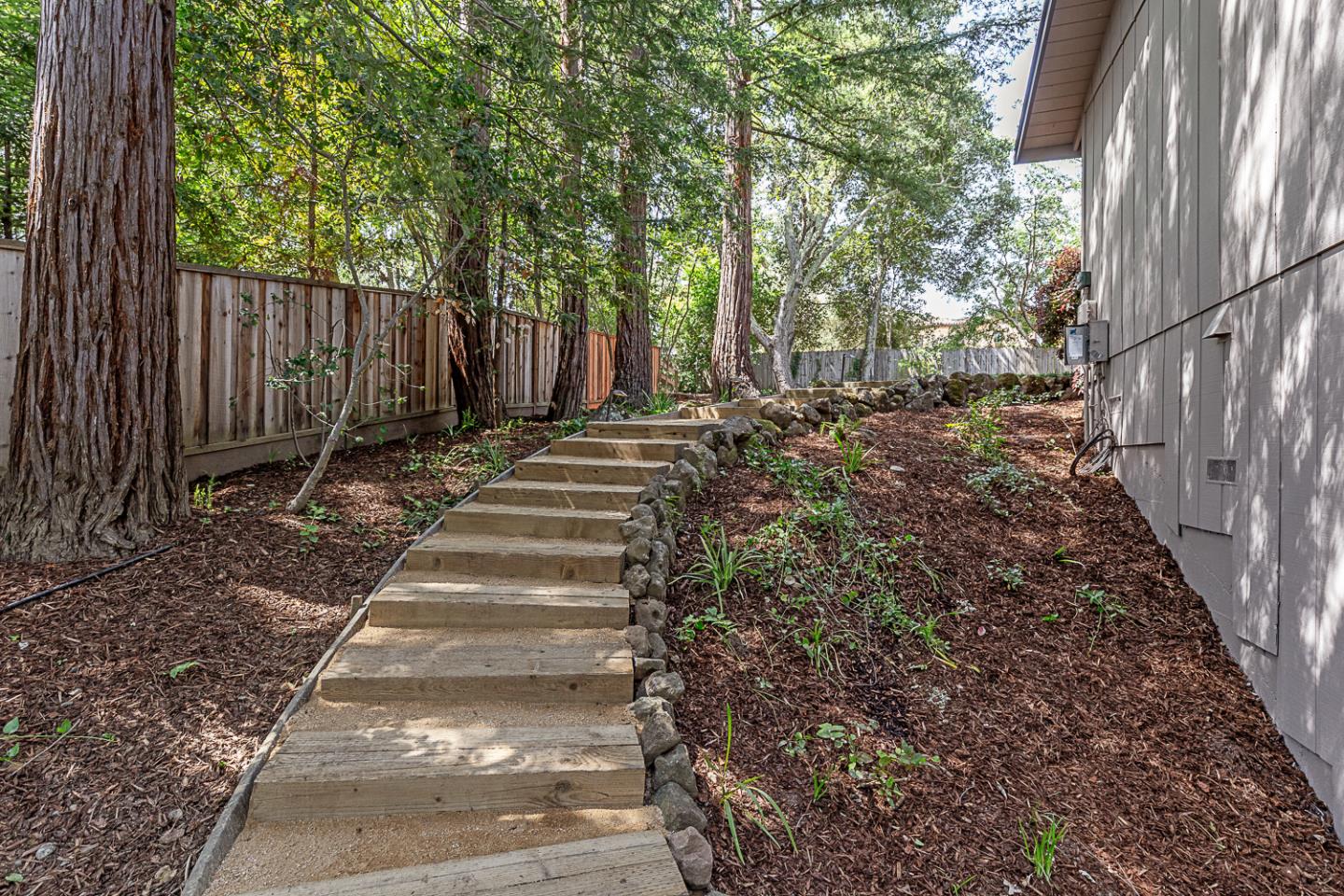 Detail Gallery Image 28 of 36 For 35 Neuman Ln, Woodside,  CA 94062 - 4 Beds | 4 Baths