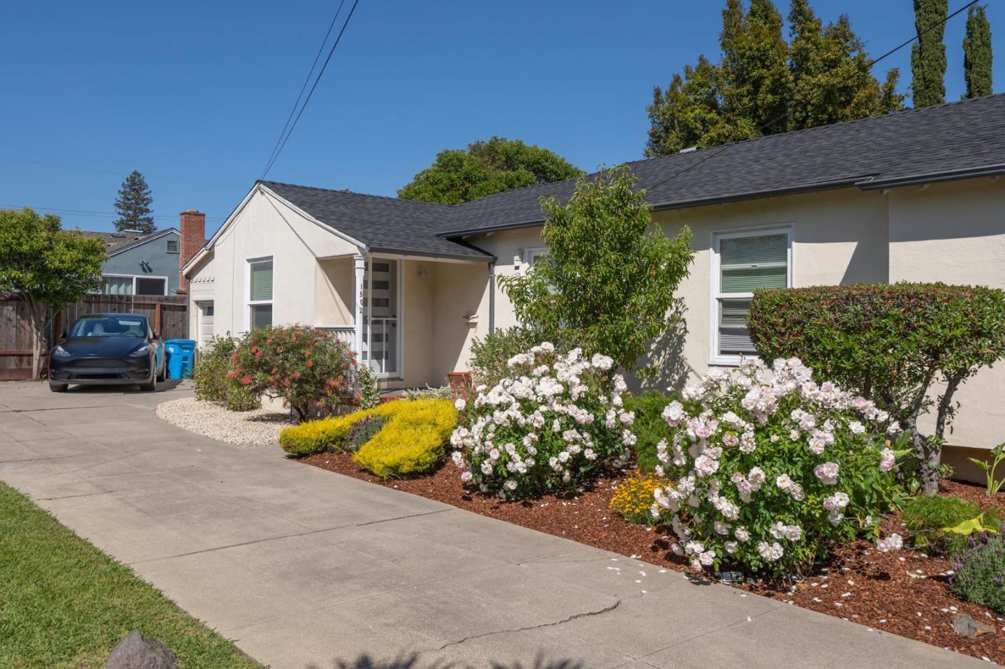 Detail Gallery Image 4 of 15 For 1500 Jasmine St, San Mateo,  CA 94402 - – Beds | – Baths