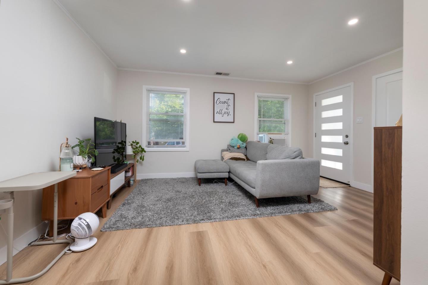 Detail Gallery Image 7 of 15 For 1500 Jasmine St, San Mateo,  CA 94402 - – Beds | – Baths