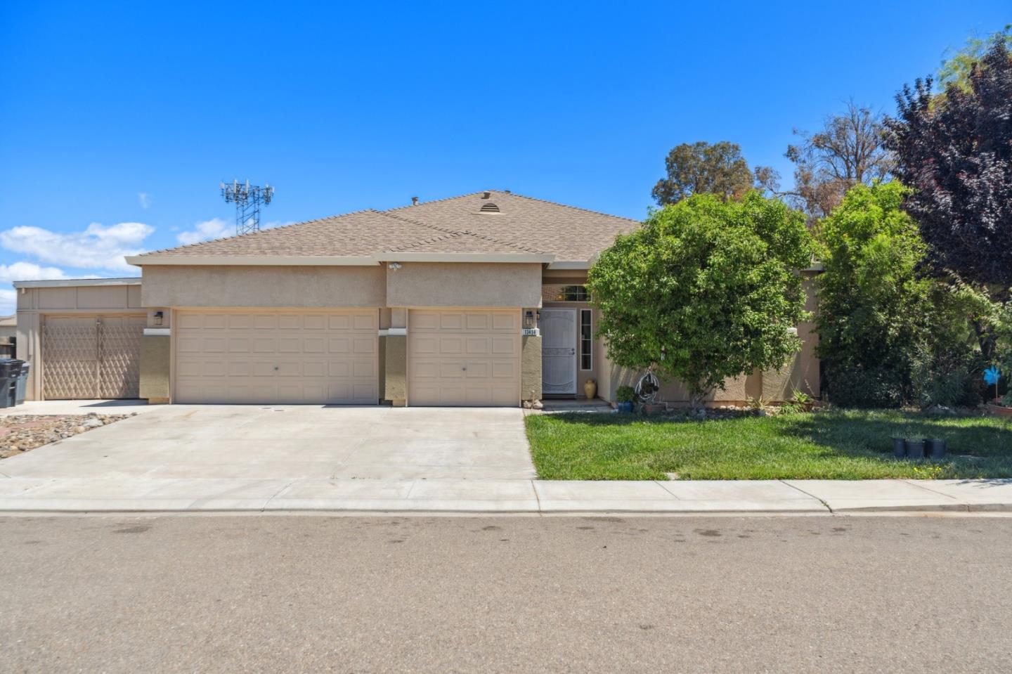 Detail Gallery Image 2 of 34 For 13494 Las Flores Dr, Gustine,  CA 95322 - 4 Beds | 3 Baths