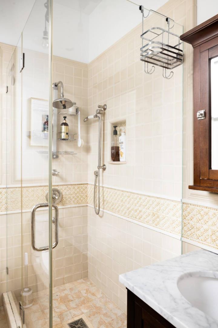 Detail Gallery Image 13 of 26 For 1222 Masonic Ave, San Francisco,  CA 94117 - 3 Beds | 2 Baths