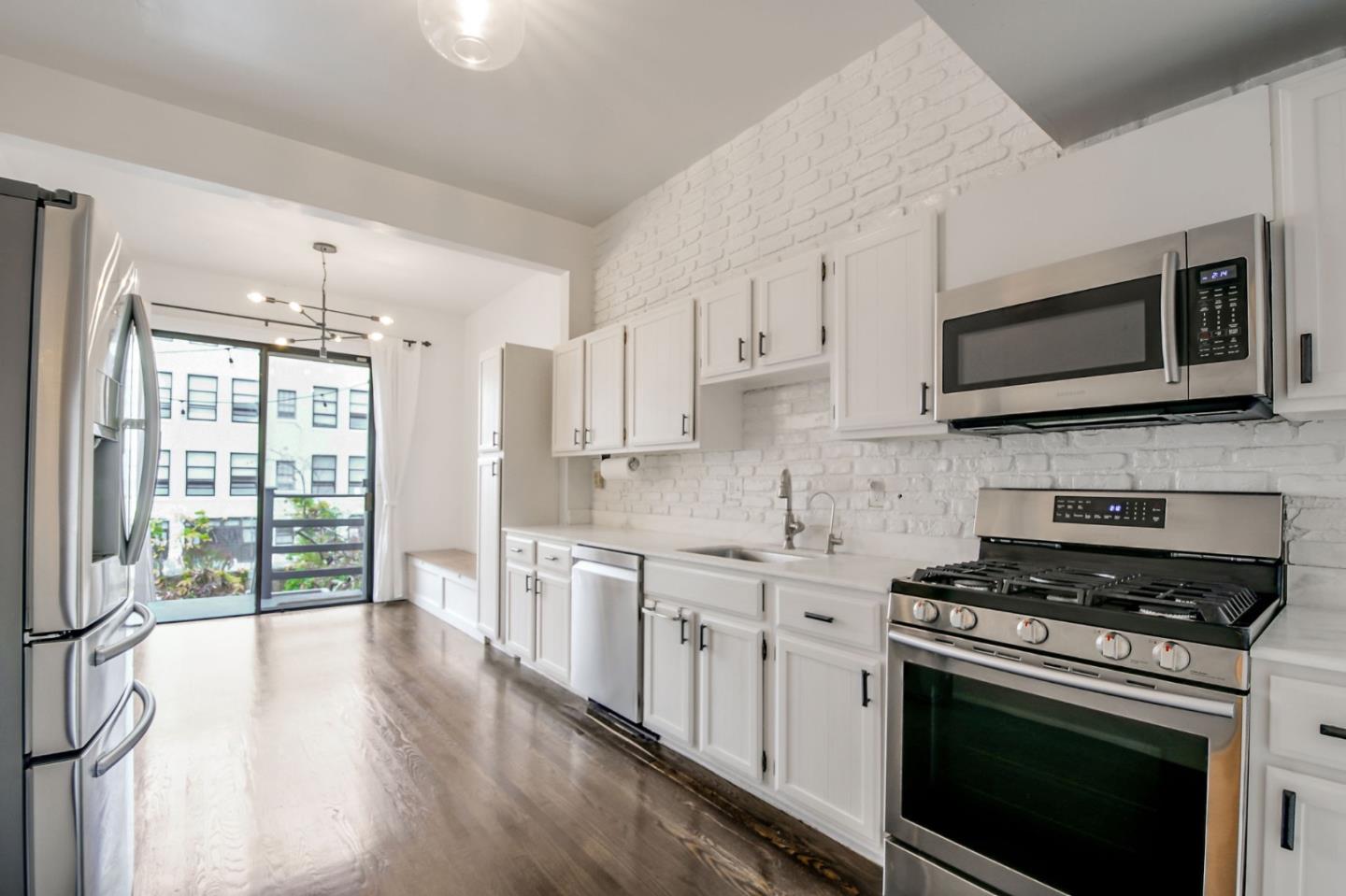 Detail Gallery Image 7 of 26 For 1222 Masonic Ave, San Francisco,  CA 94117 - 3 Beds | 2 Baths