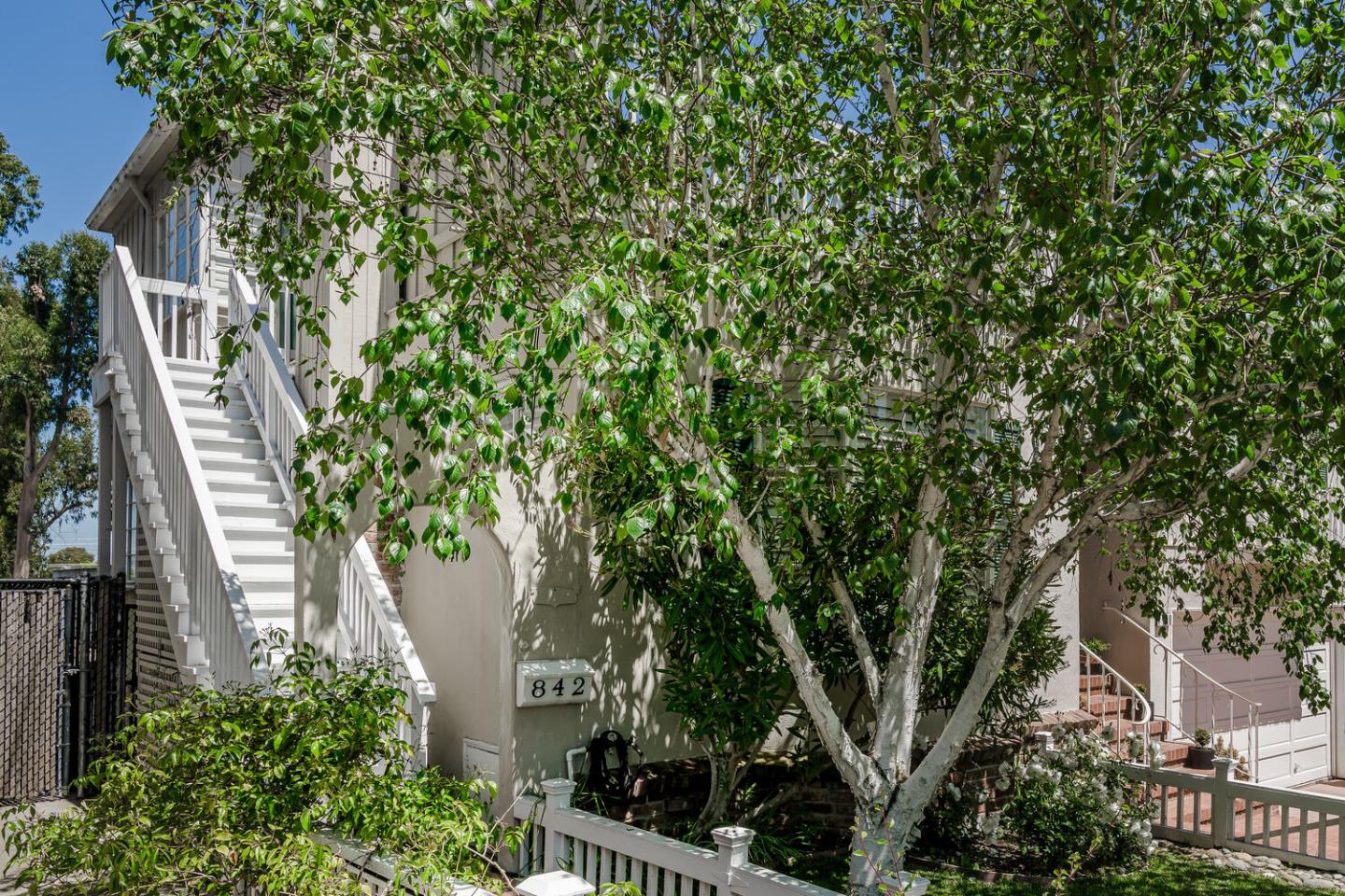 Detail Gallery Image 10 of 10 For 840 Edgehill Dr, Burlingame,  CA 94010 - – Beds | – Baths