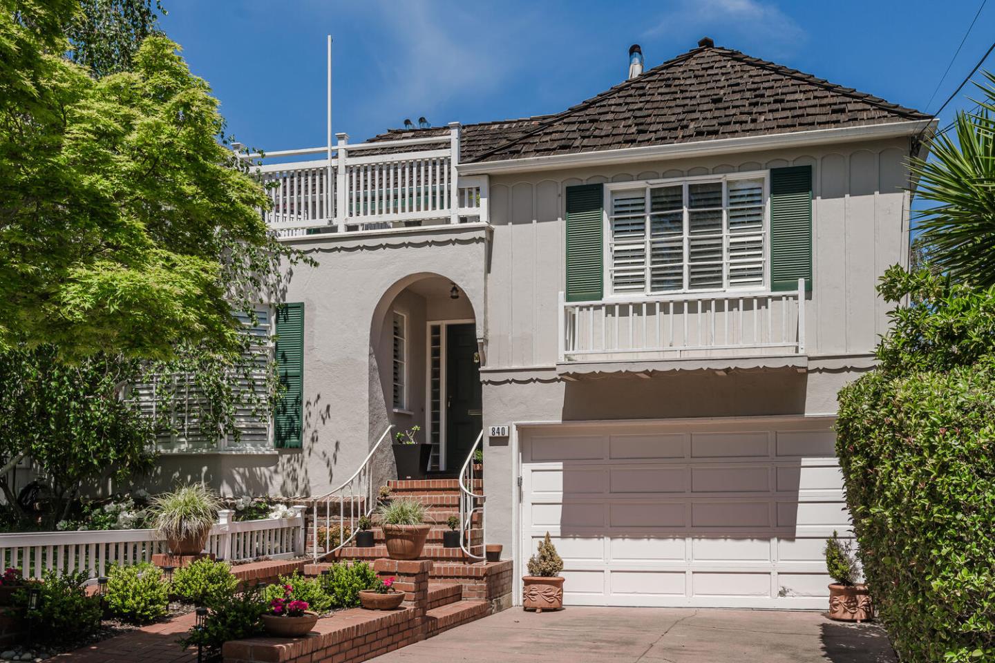 Detail Gallery Image 3 of 10 For 840 Edgehill Dr, Burlingame,  CA 94010 - – Beds | – Baths