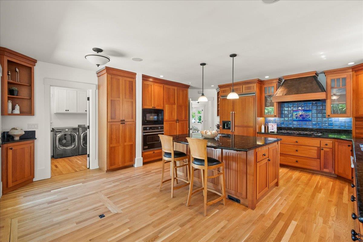 Detail Gallery Image 16 of 45 For 52 Myrtle St, Redwood City,  CA 94062 - 5 Beds | 3 Baths