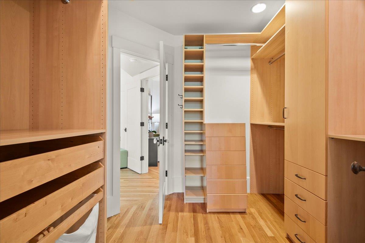 Detail Gallery Image 20 of 45 For 52 Myrtle St, Redwood City,  CA 94062 - 5 Beds | 3 Baths