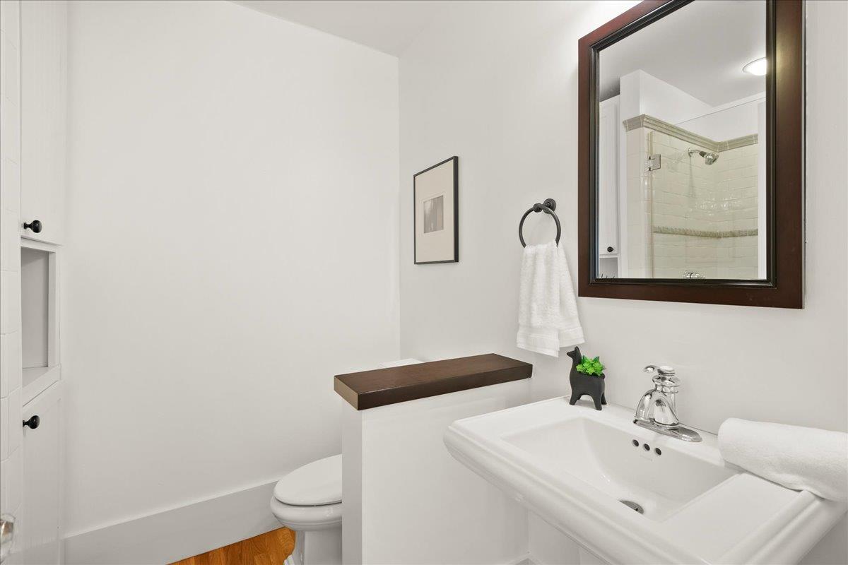 Detail Gallery Image 25 of 45 For 52 Myrtle St, Redwood City,  CA 94062 - 5 Beds | 3 Baths