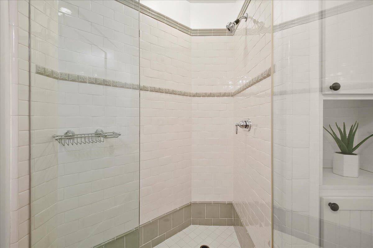 Detail Gallery Image 26 of 45 For 52 Myrtle St, Redwood City,  CA 94062 - 5 Beds | 3 Baths