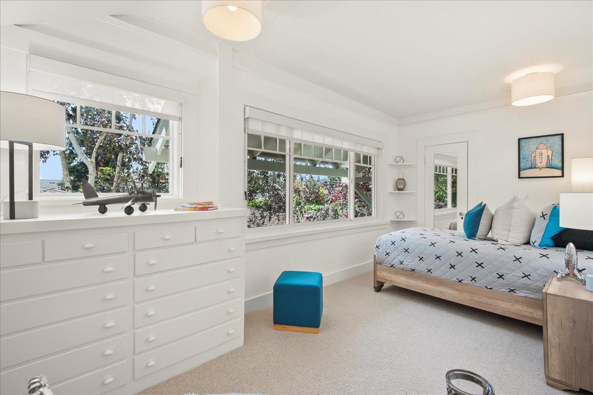 Detail Gallery Image 30 of 45 For 52 Myrtle St, Redwood City,  CA 94062 - 5 Beds | 3 Baths