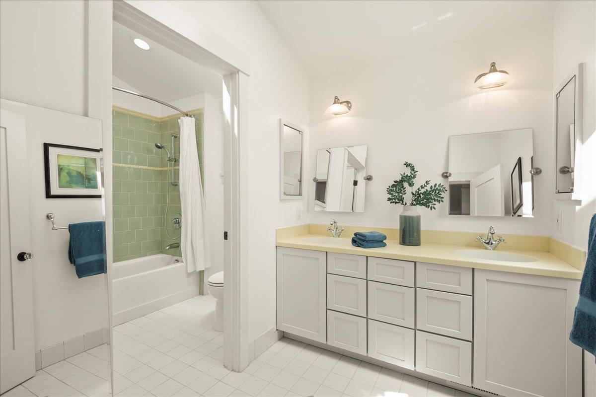 Detail Gallery Image 33 of 45 For 52 Myrtle St, Redwood City,  CA 94062 - 5 Beds | 3 Baths