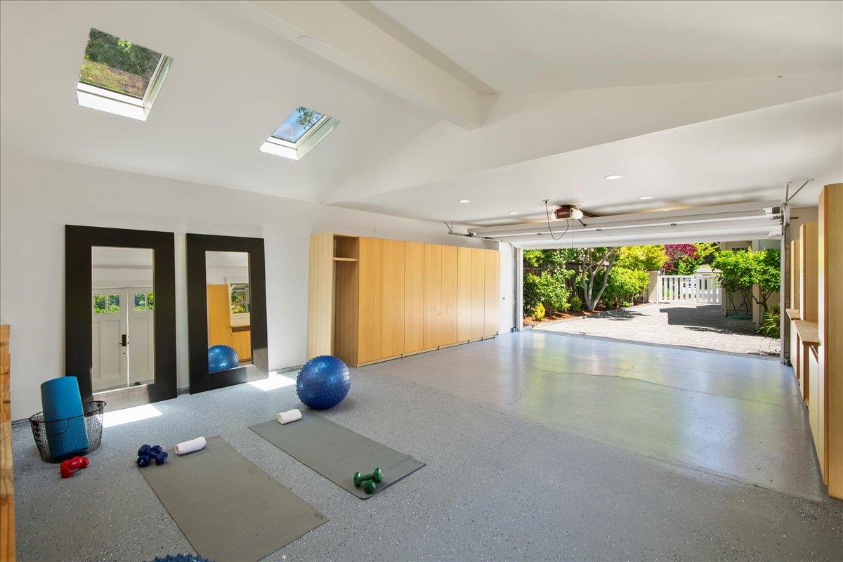 Detail Gallery Image 36 of 45 For 52 Myrtle St, Redwood City,  CA 94062 - 5 Beds | 3 Baths