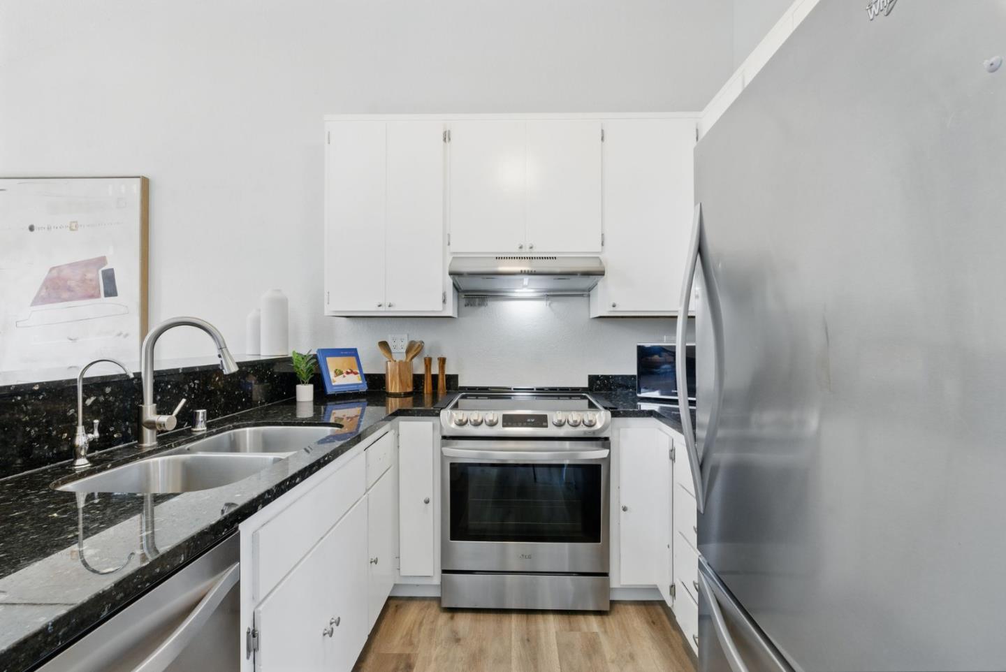 Detail Gallery Image 10 of 43 For 1246 Coyote Creek Pl, San Jose,  CA 95116 - 2 Beds | 2 Baths