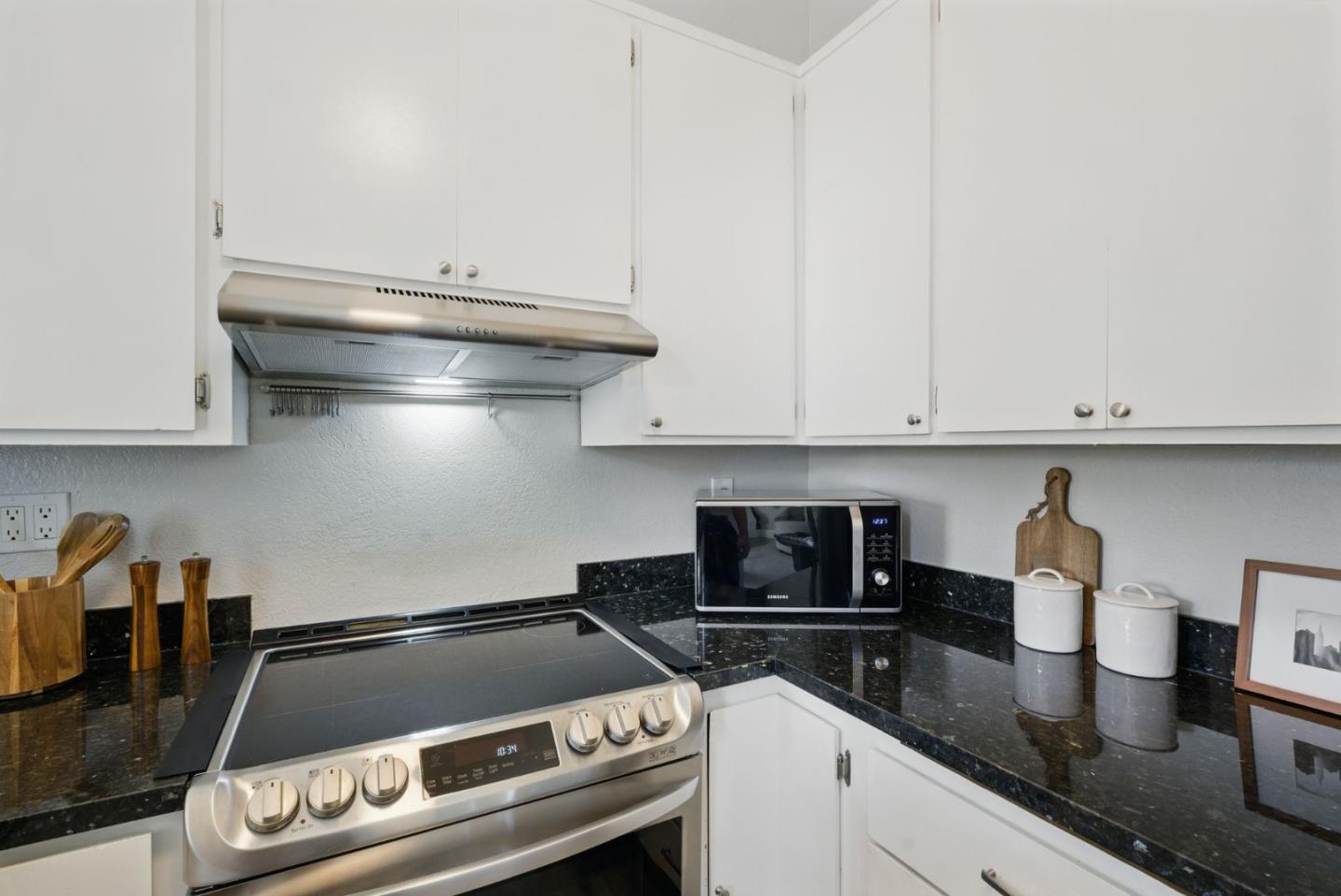 Detail Gallery Image 12 of 43 For 1246 Coyote Creek Pl, San Jose,  CA 95116 - 2 Beds | 2 Baths