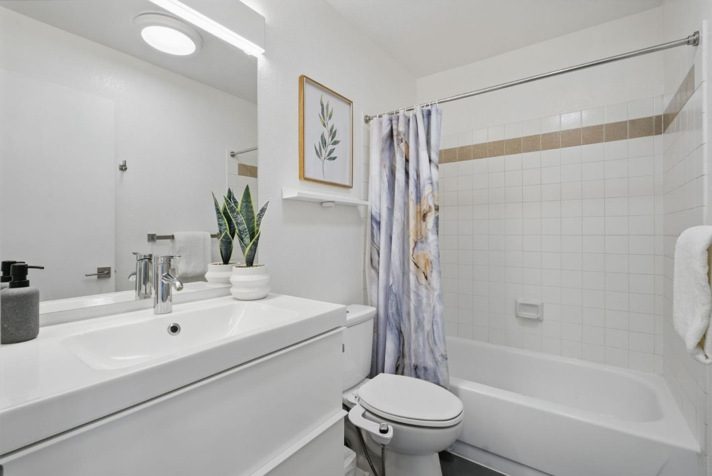Detail Gallery Image 16 of 43 For 1246 Coyote Creek Pl, San Jose,  CA 95116 - 2 Beds | 2 Baths