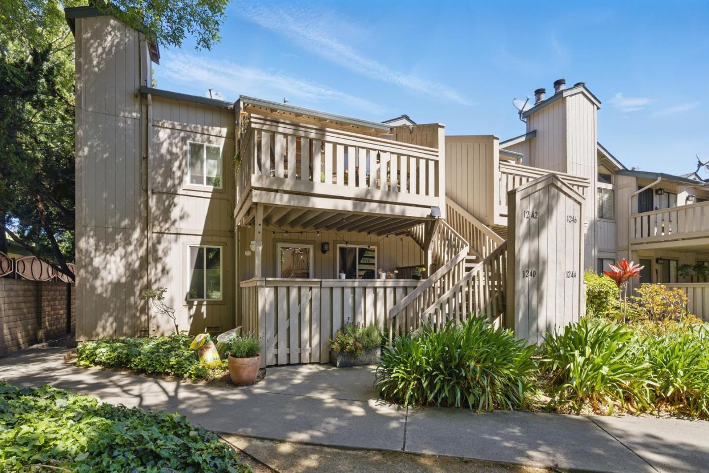 Detail Gallery Image 29 of 43 For 1246 Coyote Creek Pl, San Jose,  CA 95116 - 2 Beds | 2 Baths