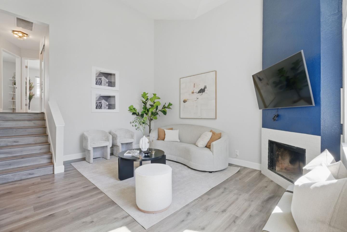 Detail Gallery Image 4 of 43 For 1246 Coyote Creek Pl, San Jose,  CA 95116 - 2 Beds | 2 Baths