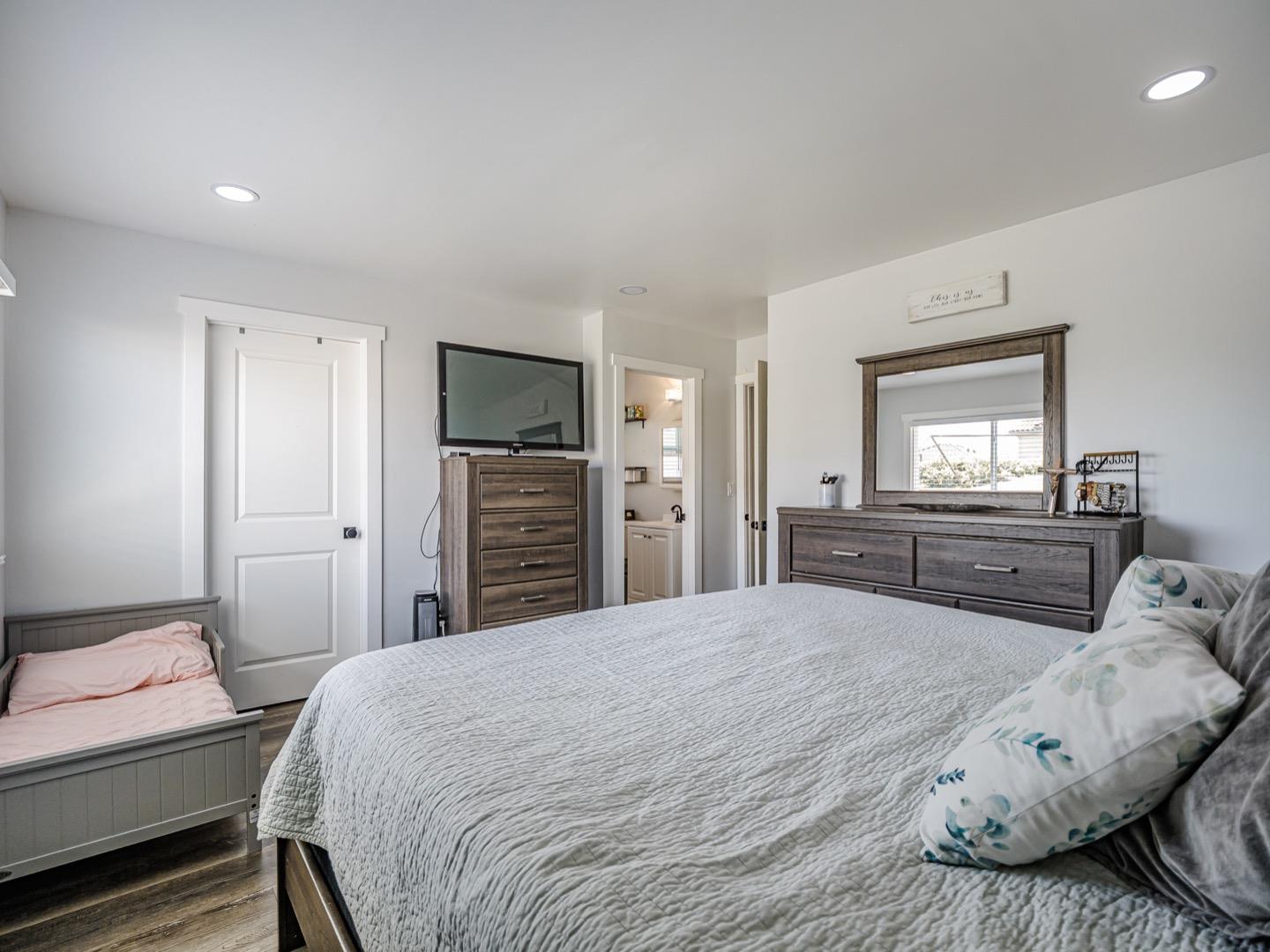 Detail Gallery Image 16 of 27 For 27 Burchell Ave, Freedom,  CA 95019 - 3 Beds | 2 Baths