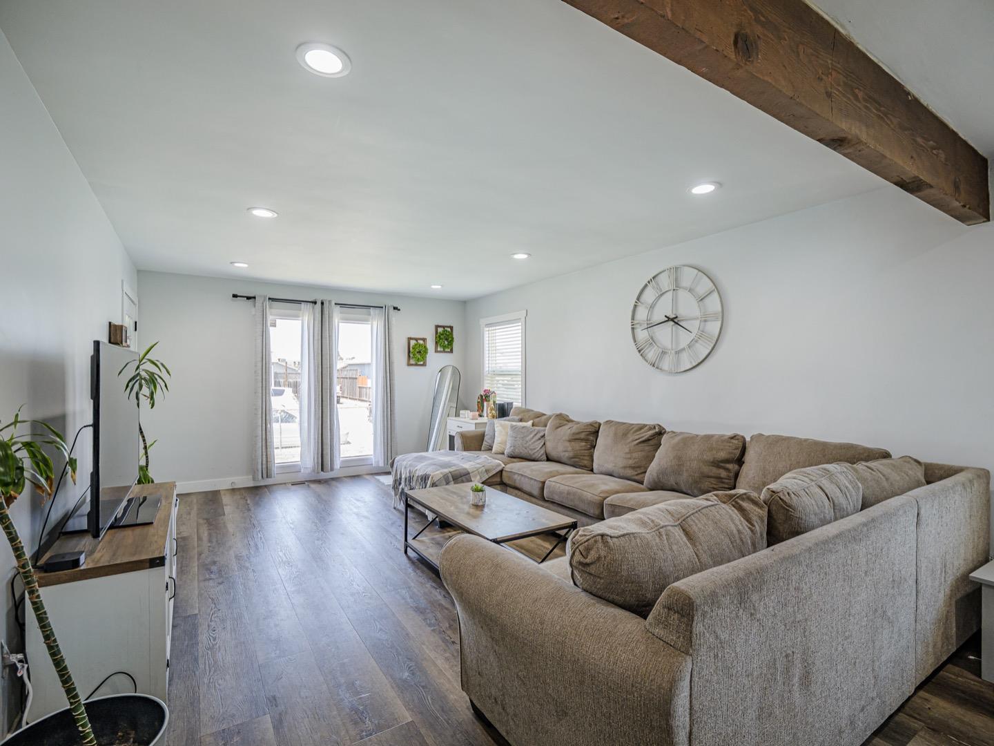 Detail Gallery Image 6 of 27 For 27 Burchell Ave, Freedom,  CA 95019 - 3 Beds | 2 Baths