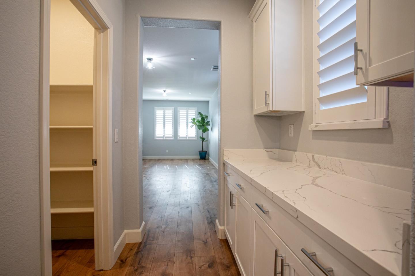 Detail Gallery Image 13 of 54 For 6032 Duet Way, Roseville,  CA 95747 - 5 Beds | 4/1 Baths