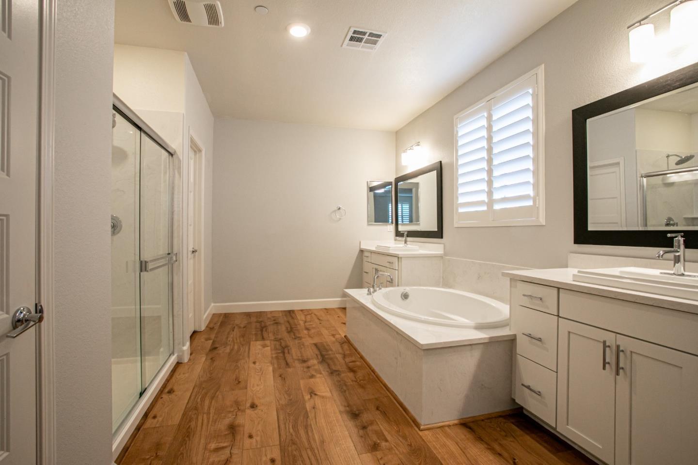 Detail Gallery Image 14 of 54 For 6032 Duet Way, Roseville,  CA 95747 - 5 Beds | 4/1 Baths