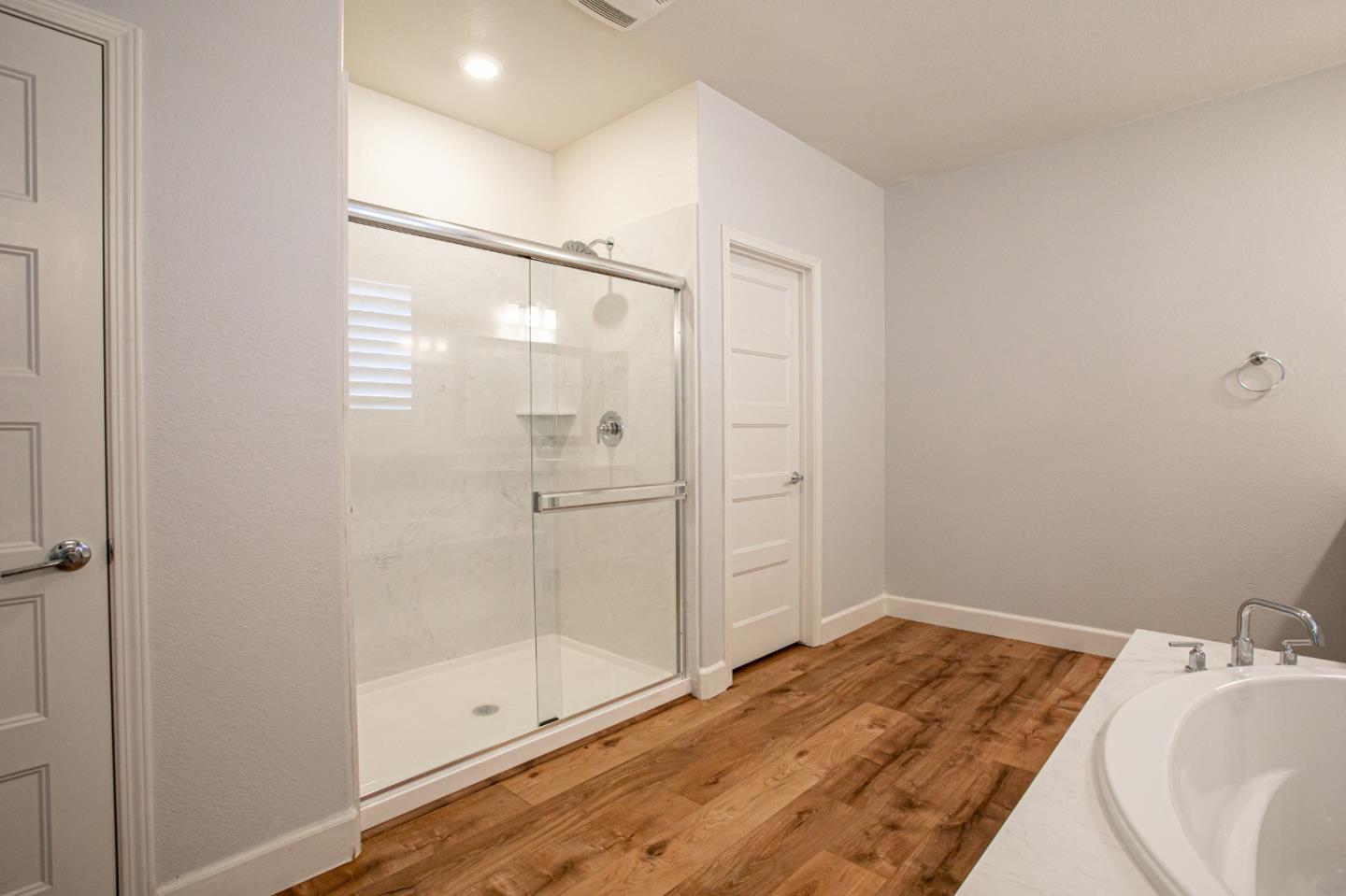 Detail Gallery Image 15 of 54 For 6032 Duet Way, Roseville,  CA 95747 - 5 Beds | 4/1 Baths